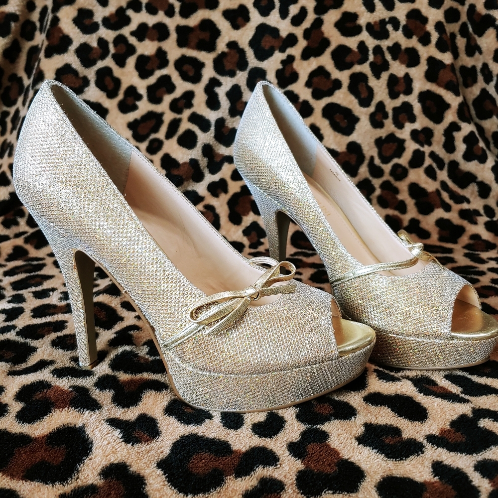 Enzo Angiolini Gold Peep Toe High Heel Shoes Sz 7M
